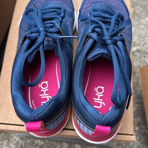 Ryka Women’s Graphite Training Shoe in Navy/Pink - Picture 10 of 13